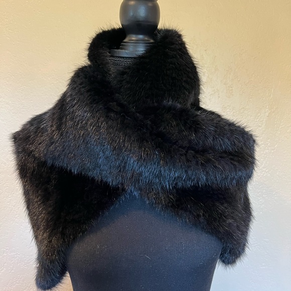 Saks fifth Ave blk mink fur wrap stole cape shrug shawl w/Pockets - Picture 5 of 16